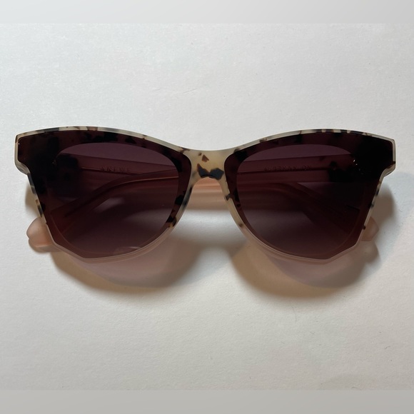 KREWE Accessories Nwt Krewe Aubry Matte Oyster To Petal Womens Sunglasses Poshmark